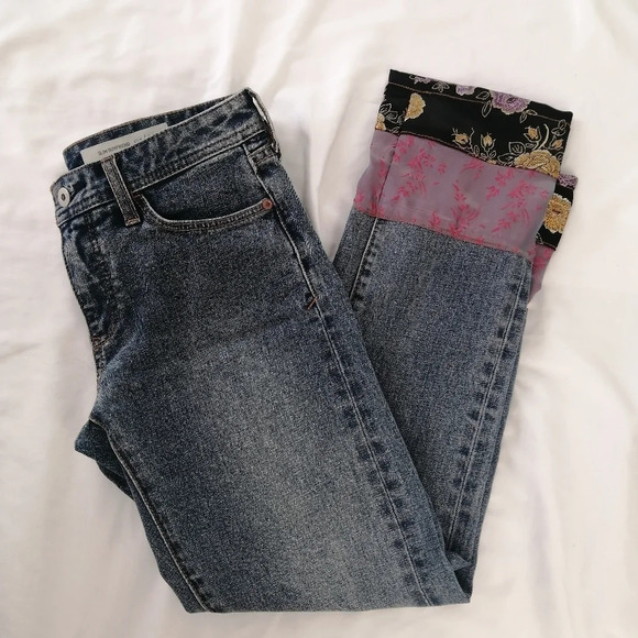 Anthropologie Pilcro Slim Boyfriend Jeans with Patchwork Satin Hems Boho 25 - Picture 15 of 16
